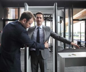 بوابات تفتيش مرور الافراد والاشخاص