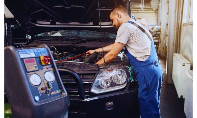 ورشة تعبئة فريون السيارات في الدمام